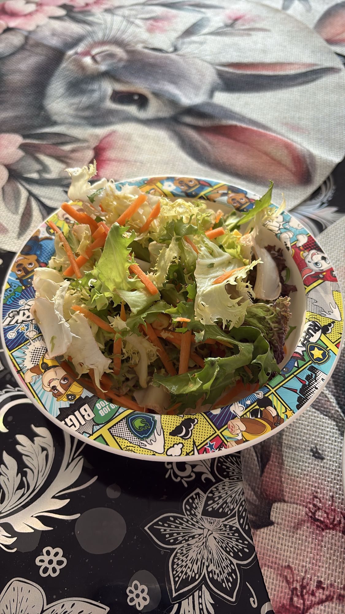 Friss zöldségsaláta