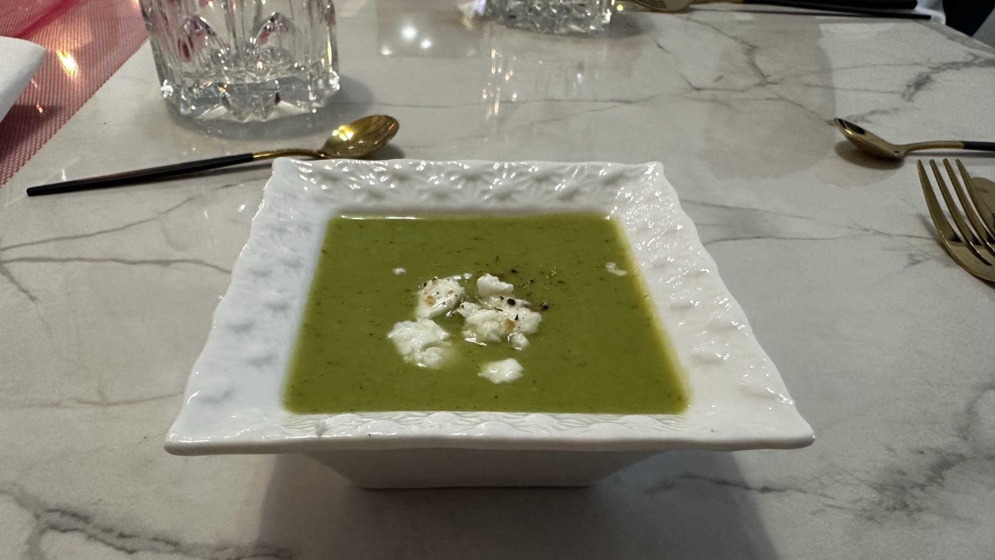 Soupe froide petits pois menthe