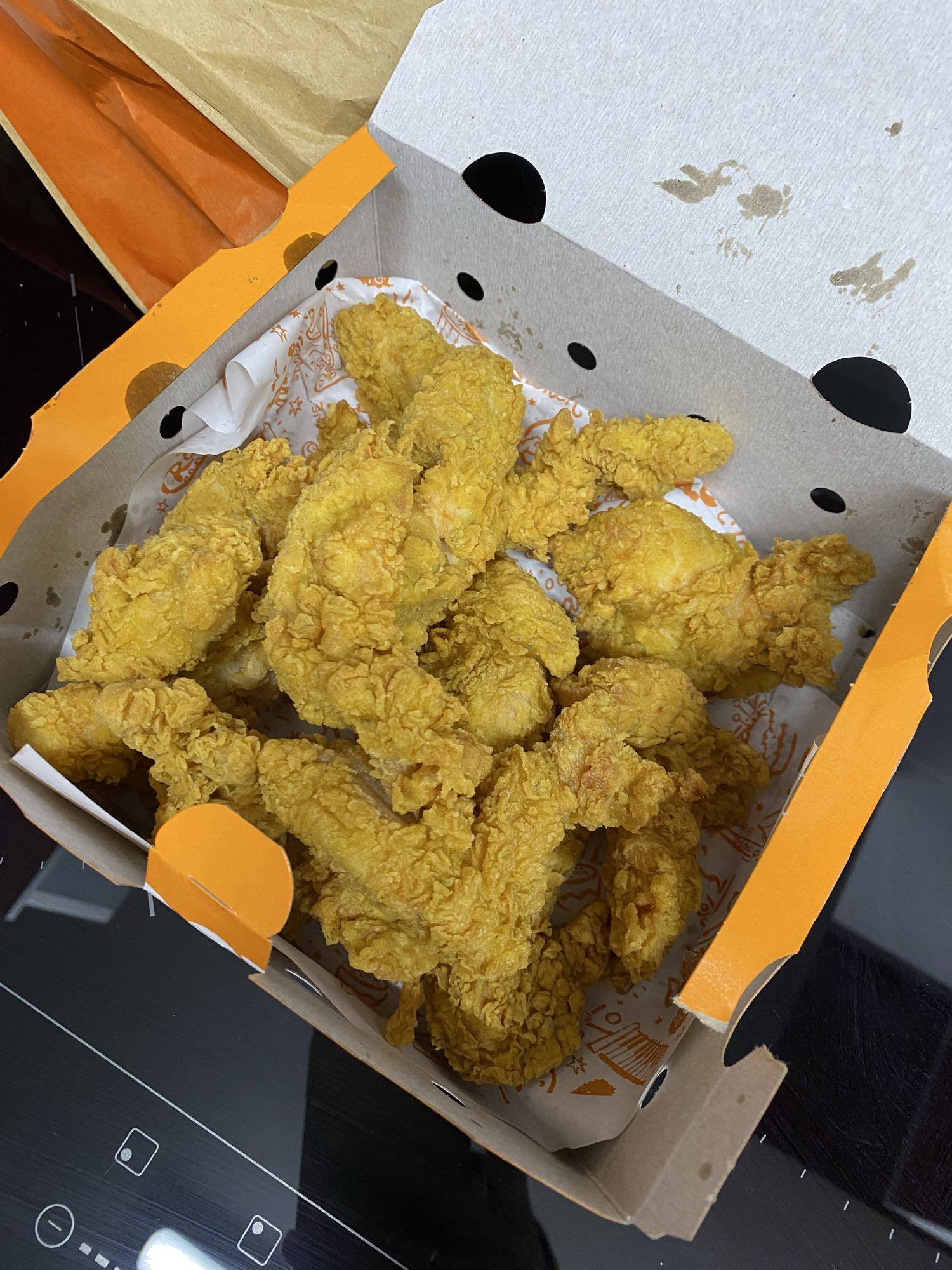 Tiras de pollo fritas