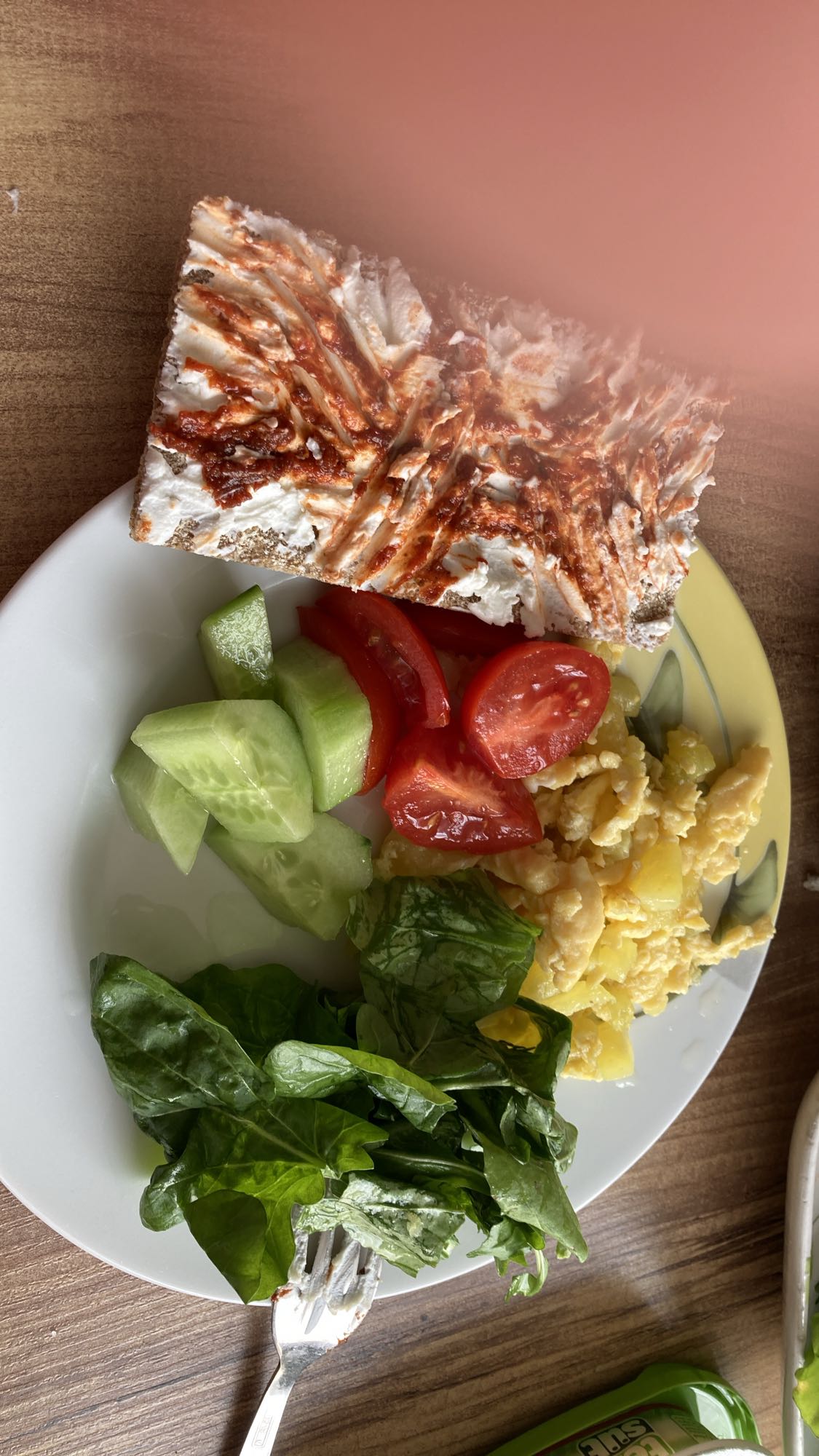 Sebzeli kahvaltı tabağı