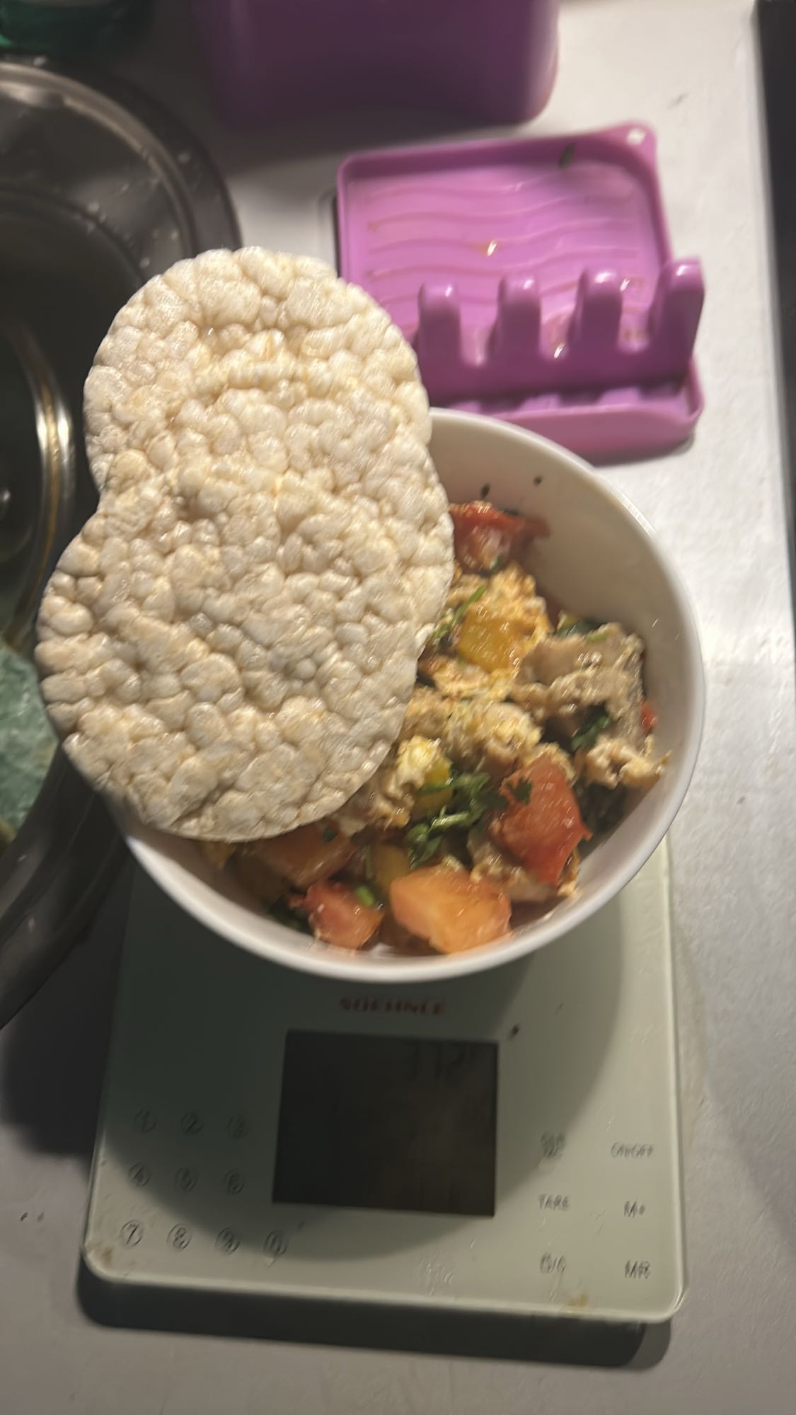 Egg veggie chicken rice cake bowl
