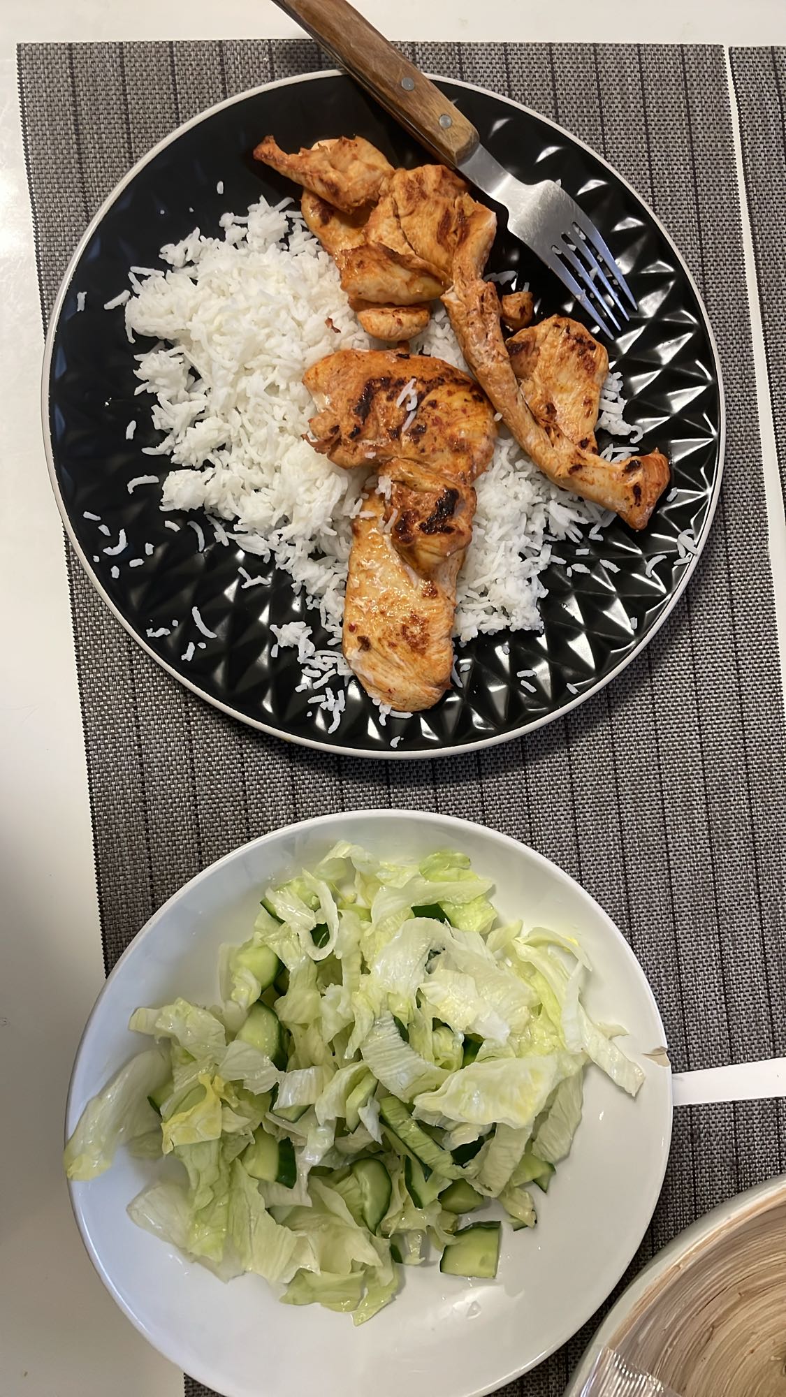 Kyckling med ris och sallad