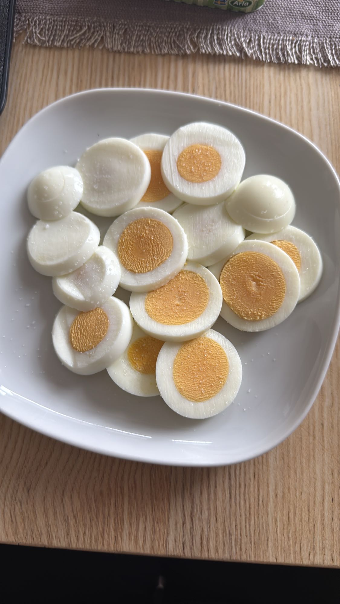 Skivade kokta ägg