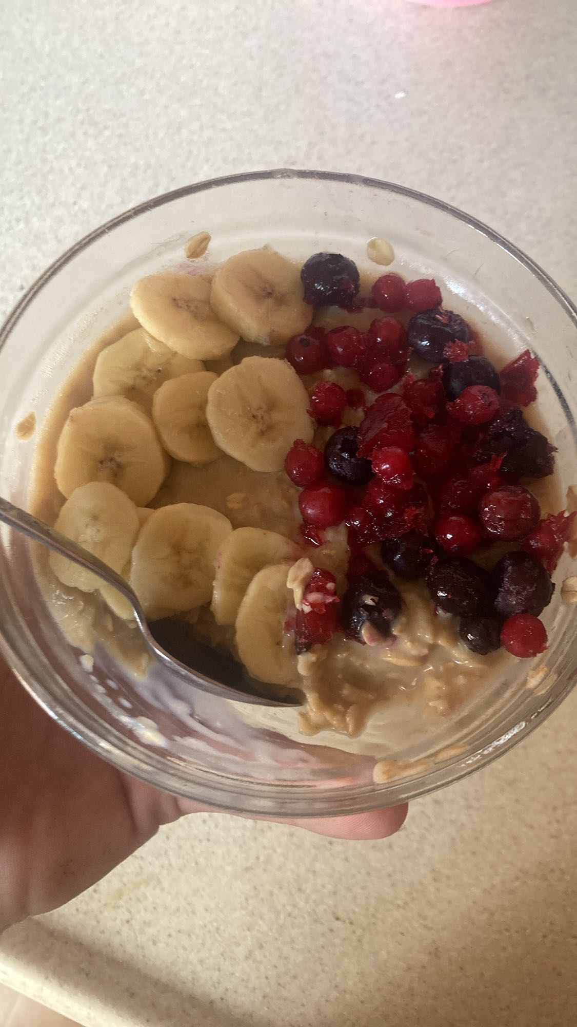 Meyveli yulaf ezmesi