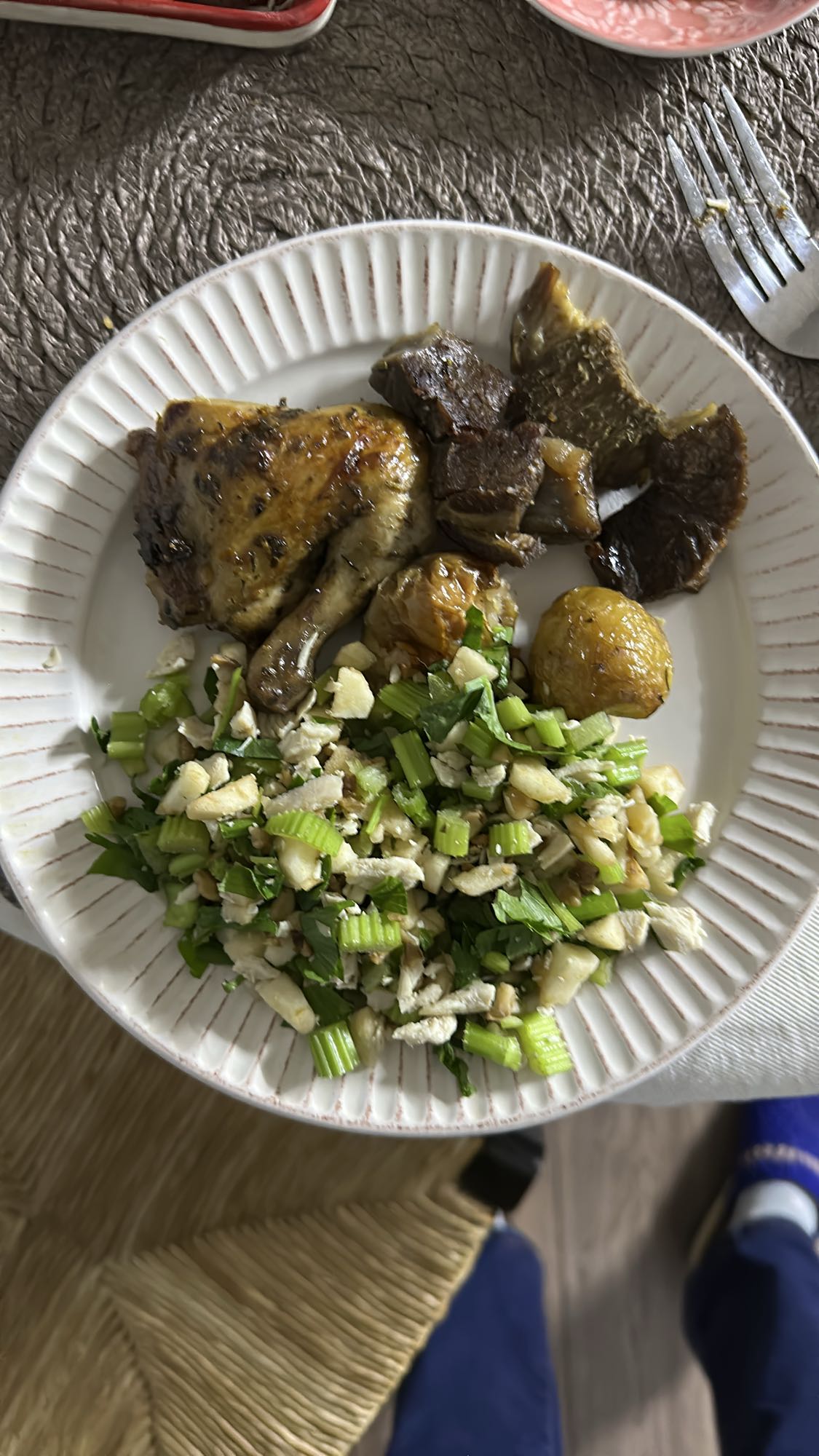 Курица с кусочками говядины