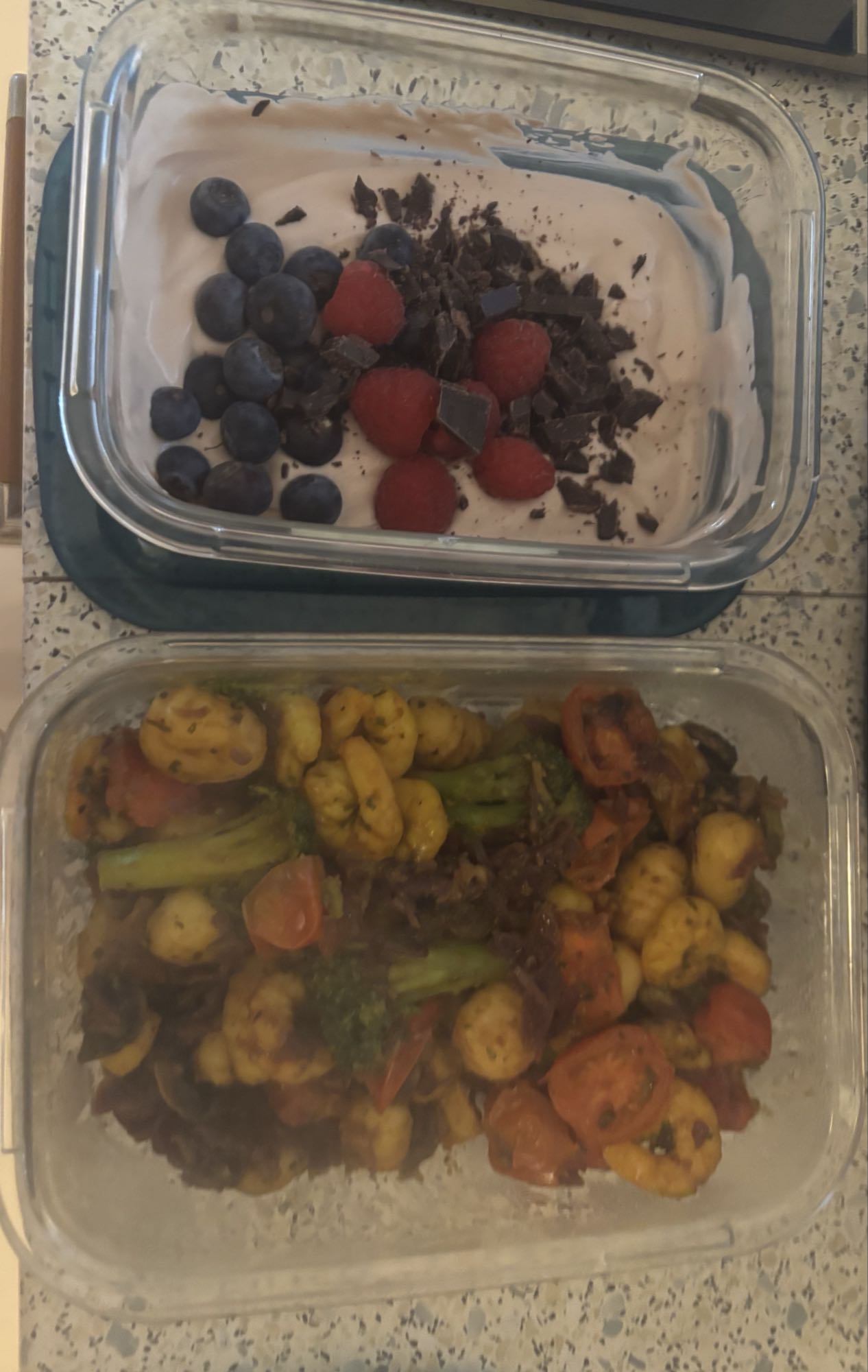 Gambas, gnocchis et dessert au fromage blanc