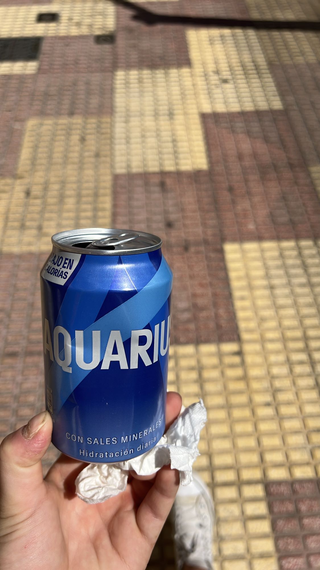 Bebida Aquarius lata