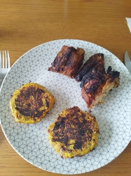 Galettes et poulet grillé