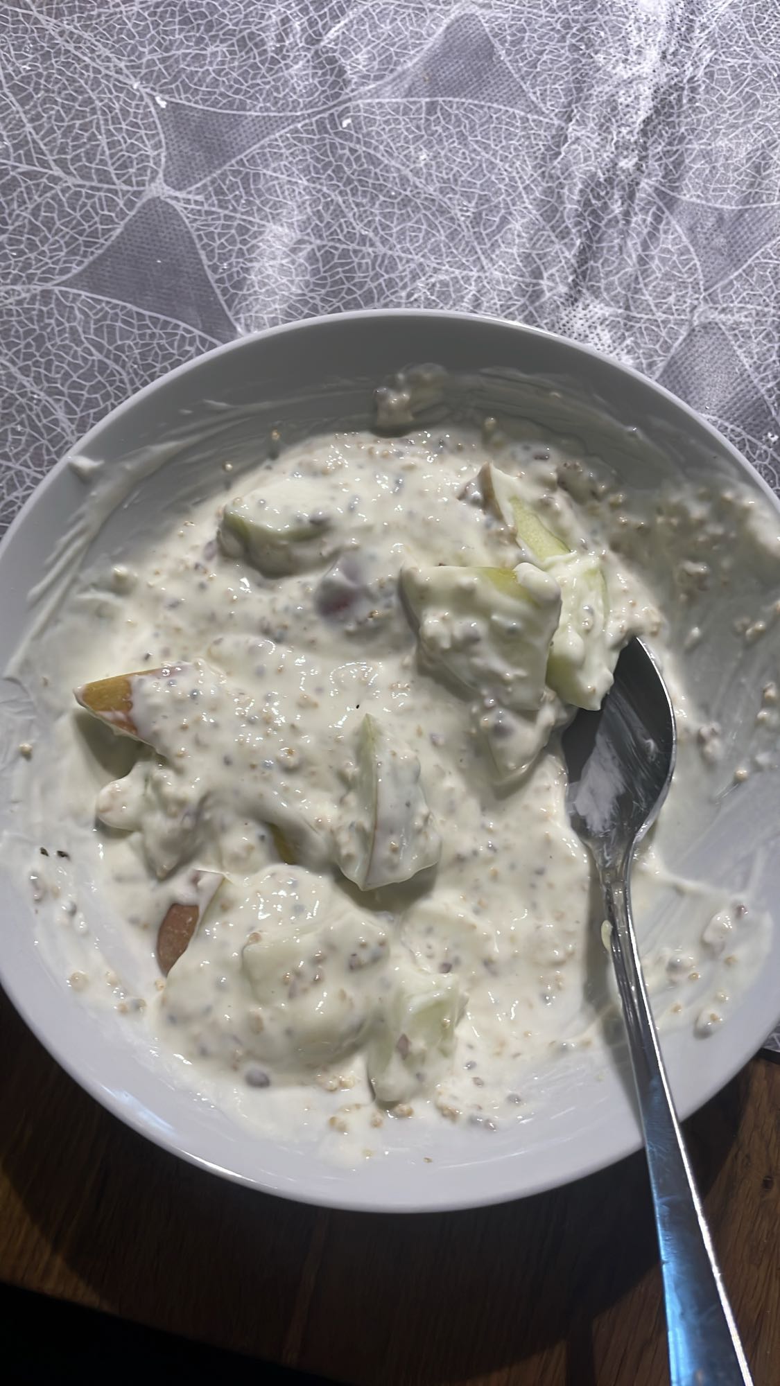 Yogur con frutas y avena