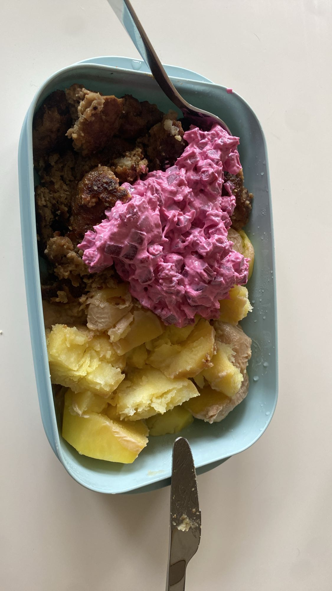 Köttbullar med potatis
