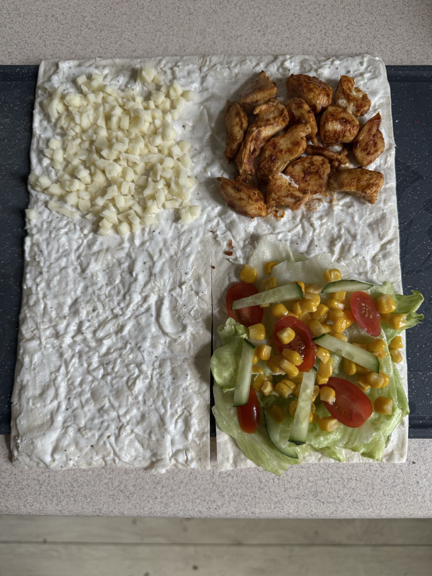 Лаваш с курицей и овощами