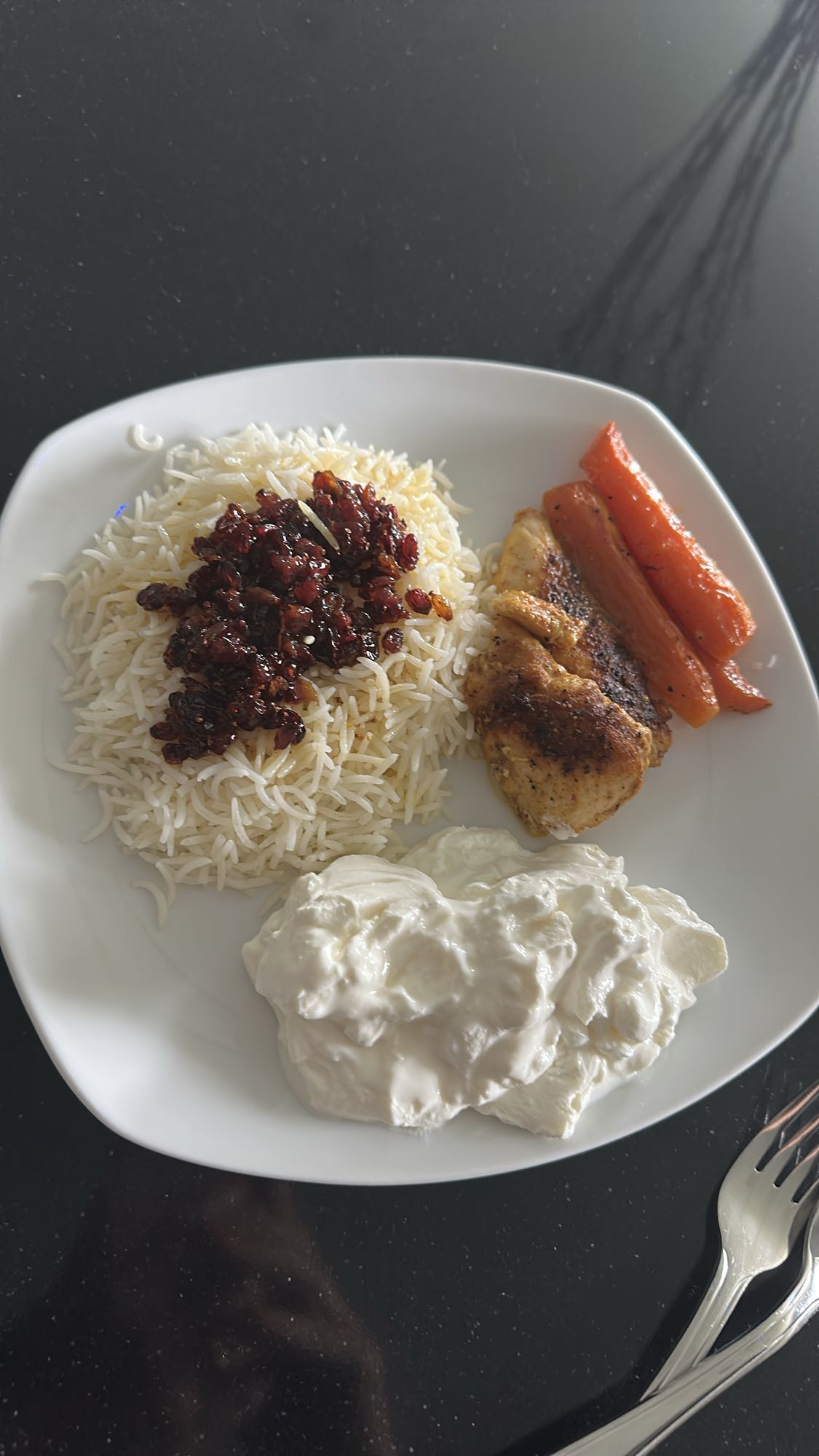 Kyckling med ris och yoghurt