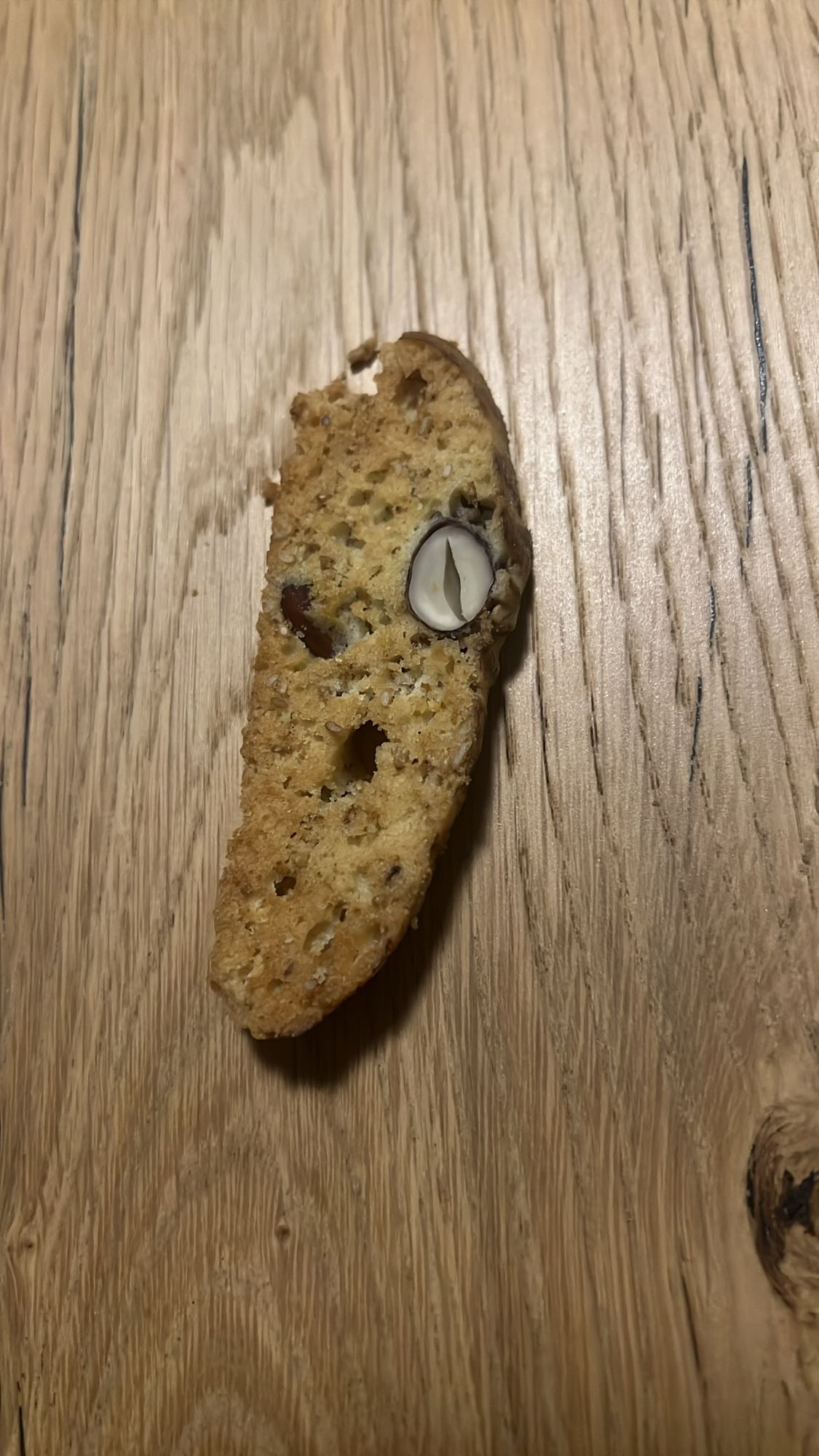 Biscotto con nocciole