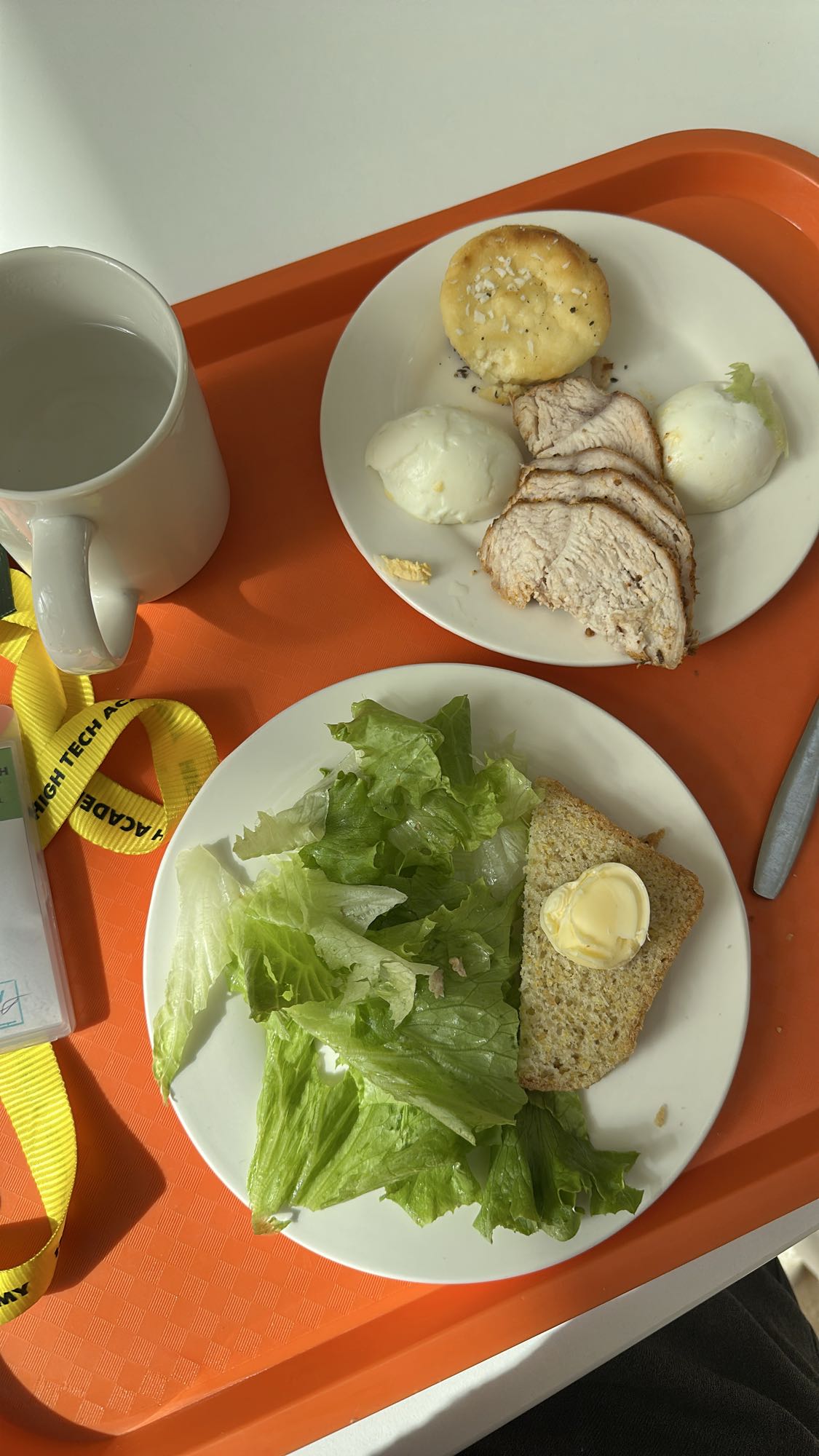 Завтрак с курицей и яйцами