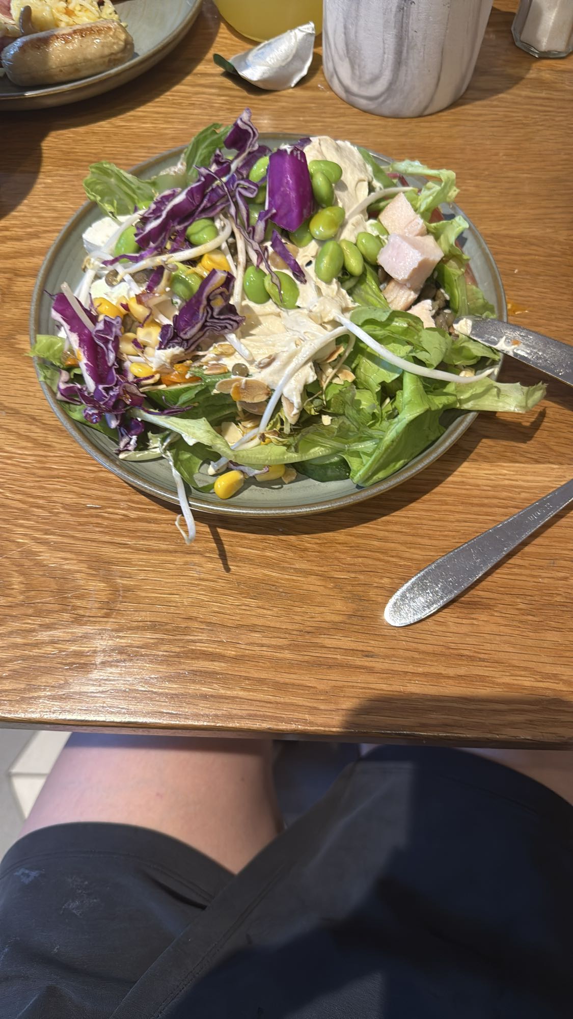 Салат с курицей и овощами