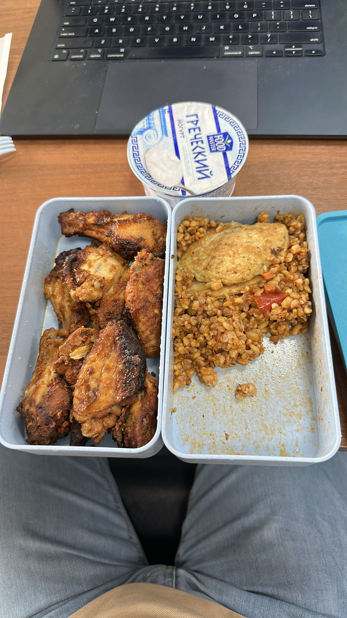 Chicken wings with grains