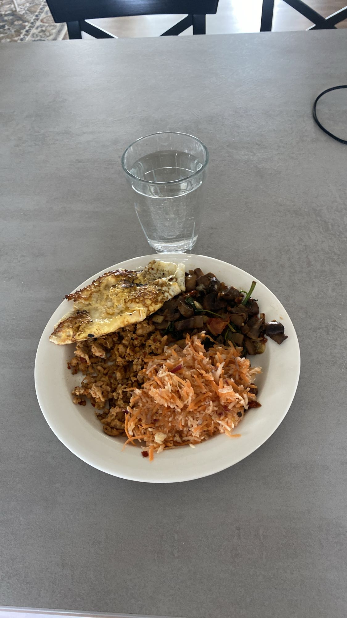 Ägg och grönsaksrätt