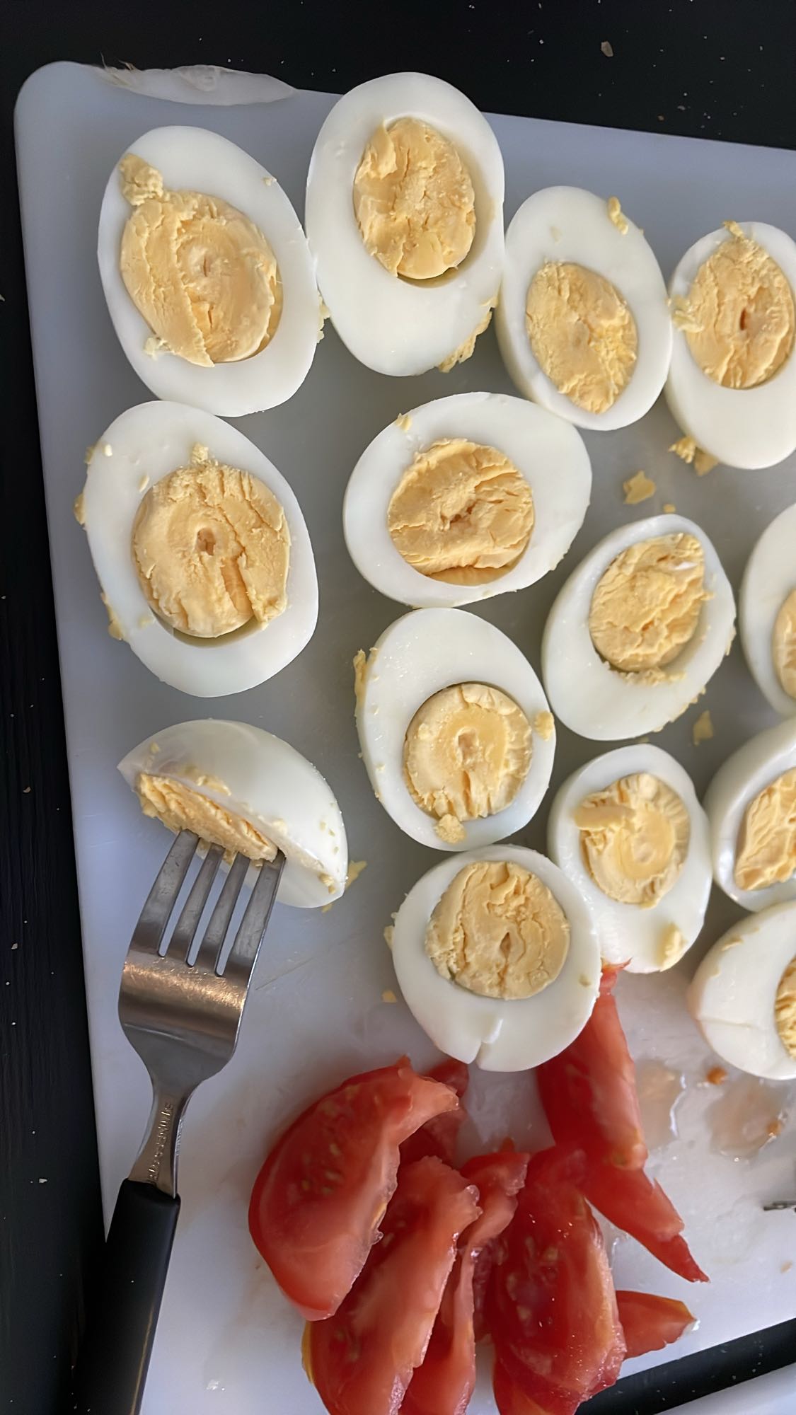 Kokta ägg med tomat