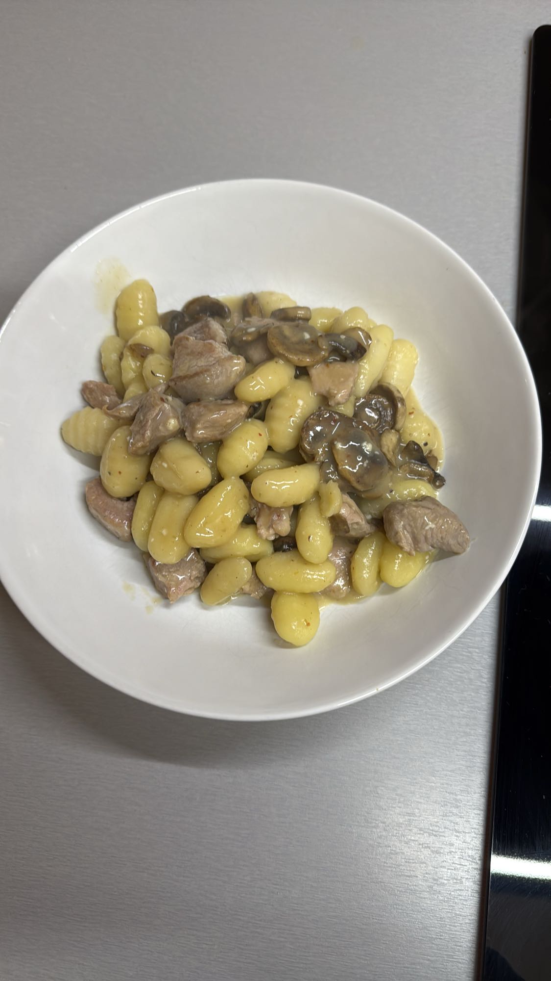 Ñoquis con carne de pavo y queso cottage