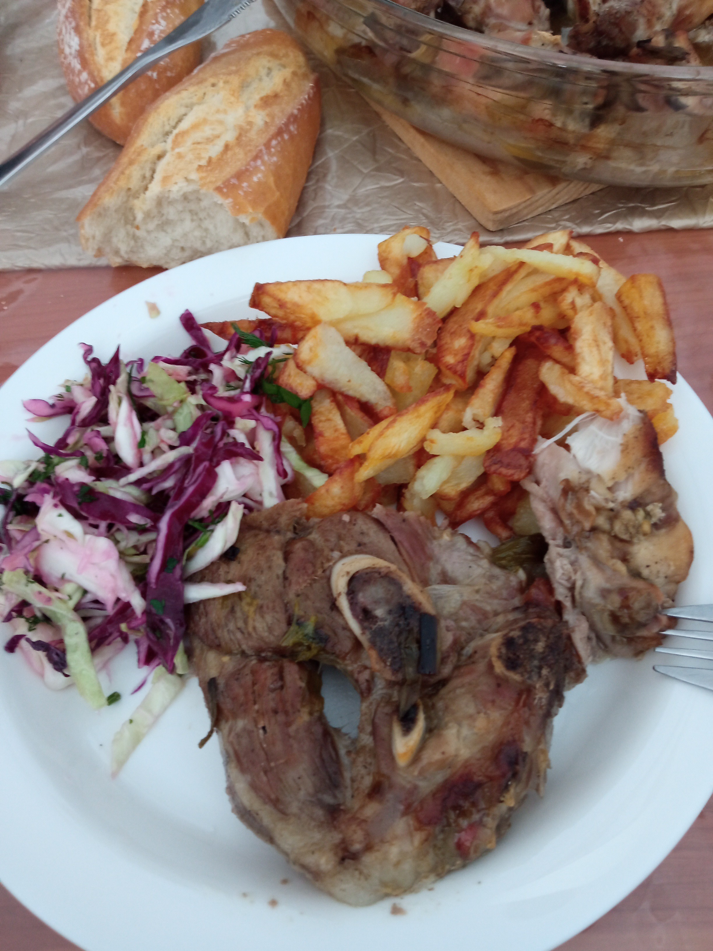 Cordero con papas fritas