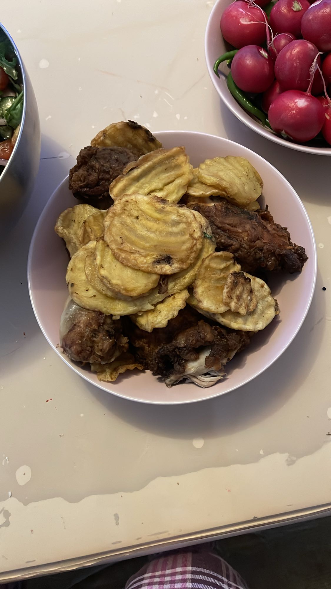 دجاج مقلي وبطاطا مقلية