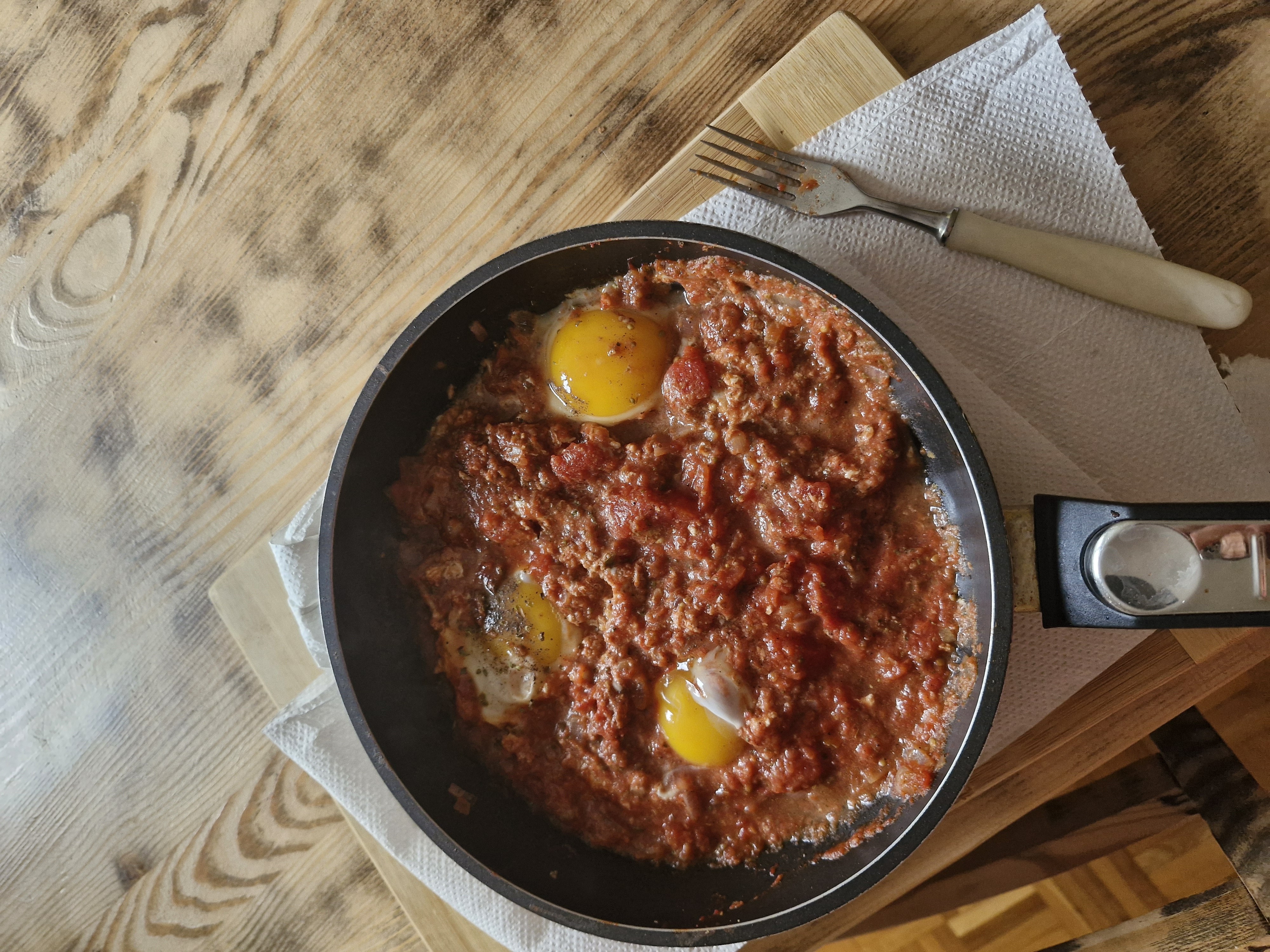 Eggs in tomato sauce