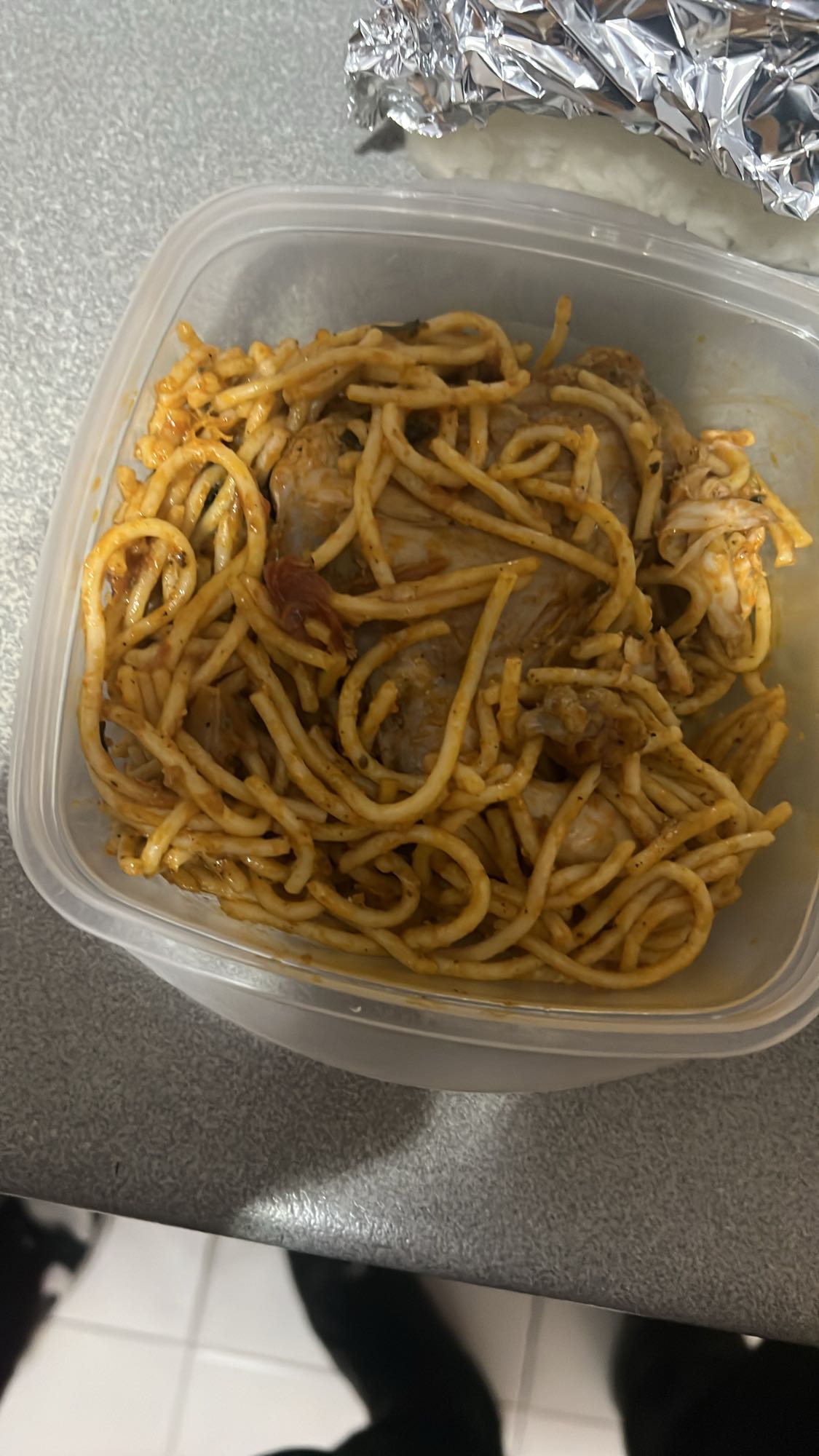 Espaguetis con pollo