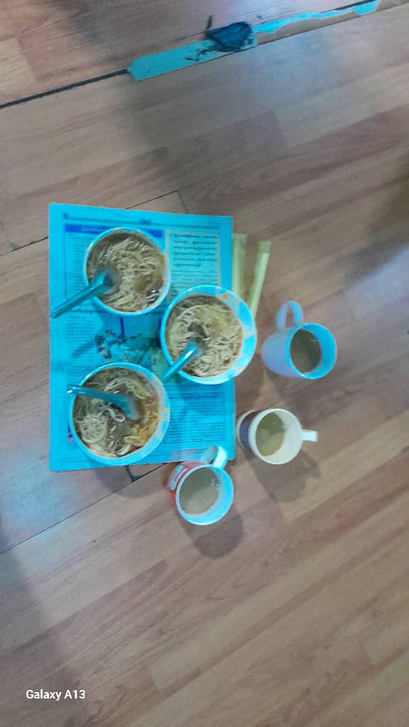 Instant noodles and tea