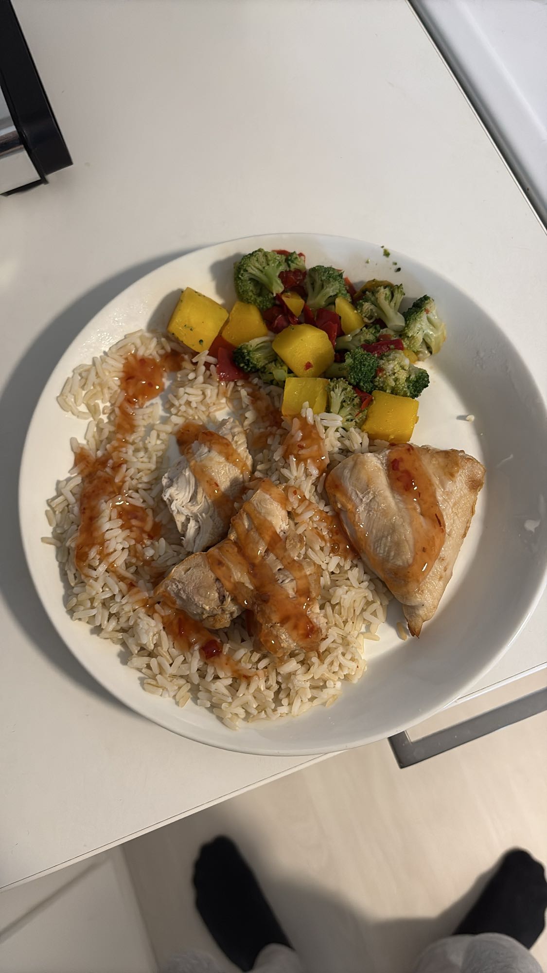 Kana-riisi kasvislautanen