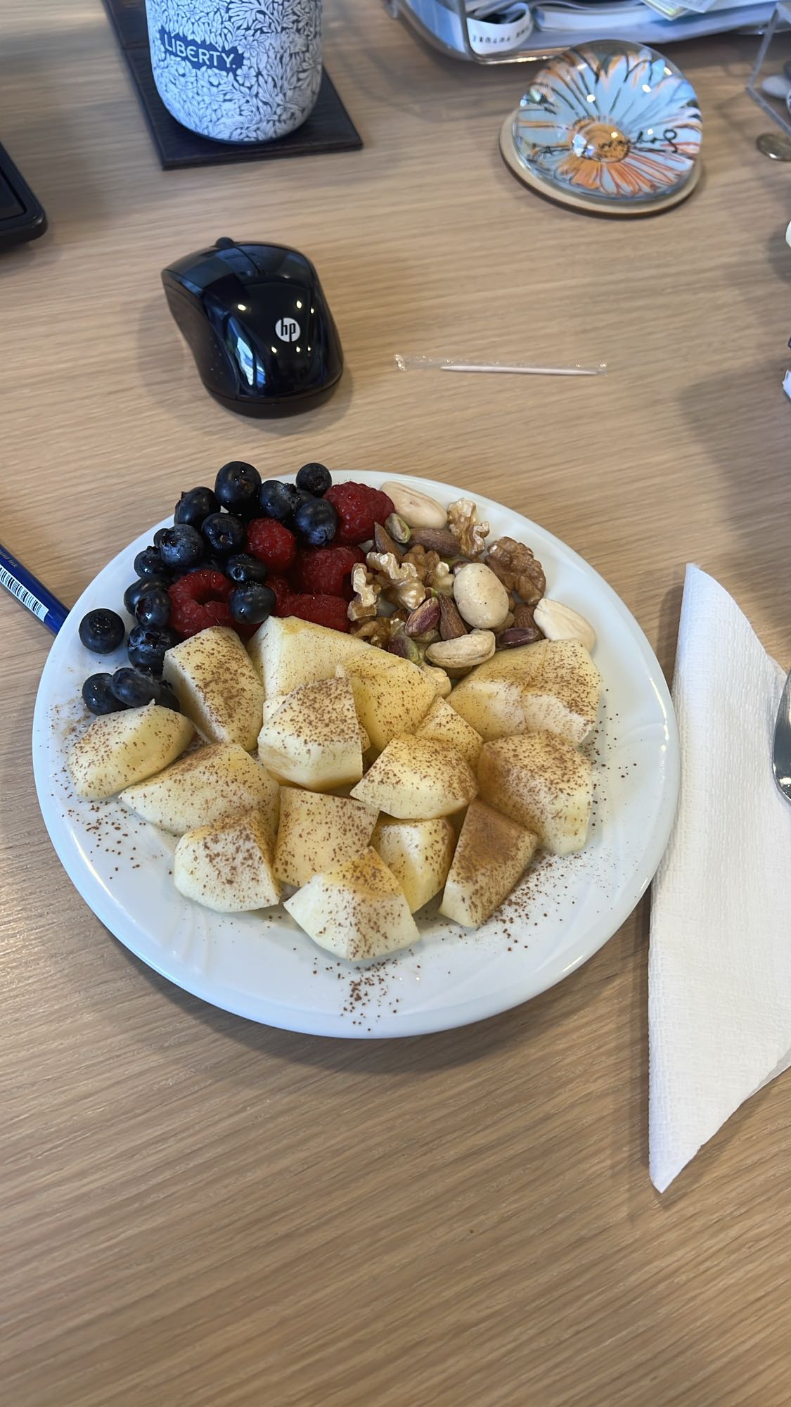 Φρούτα με ξηρούς καρπούς