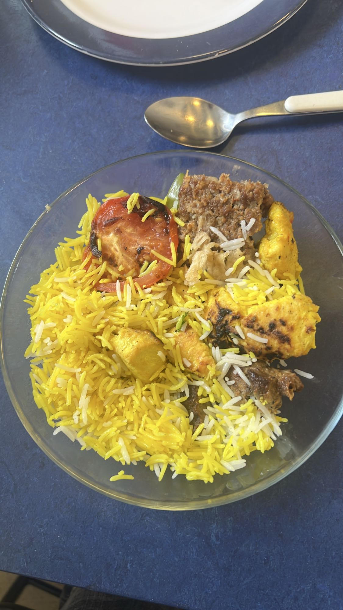 Biryani med grillat kött