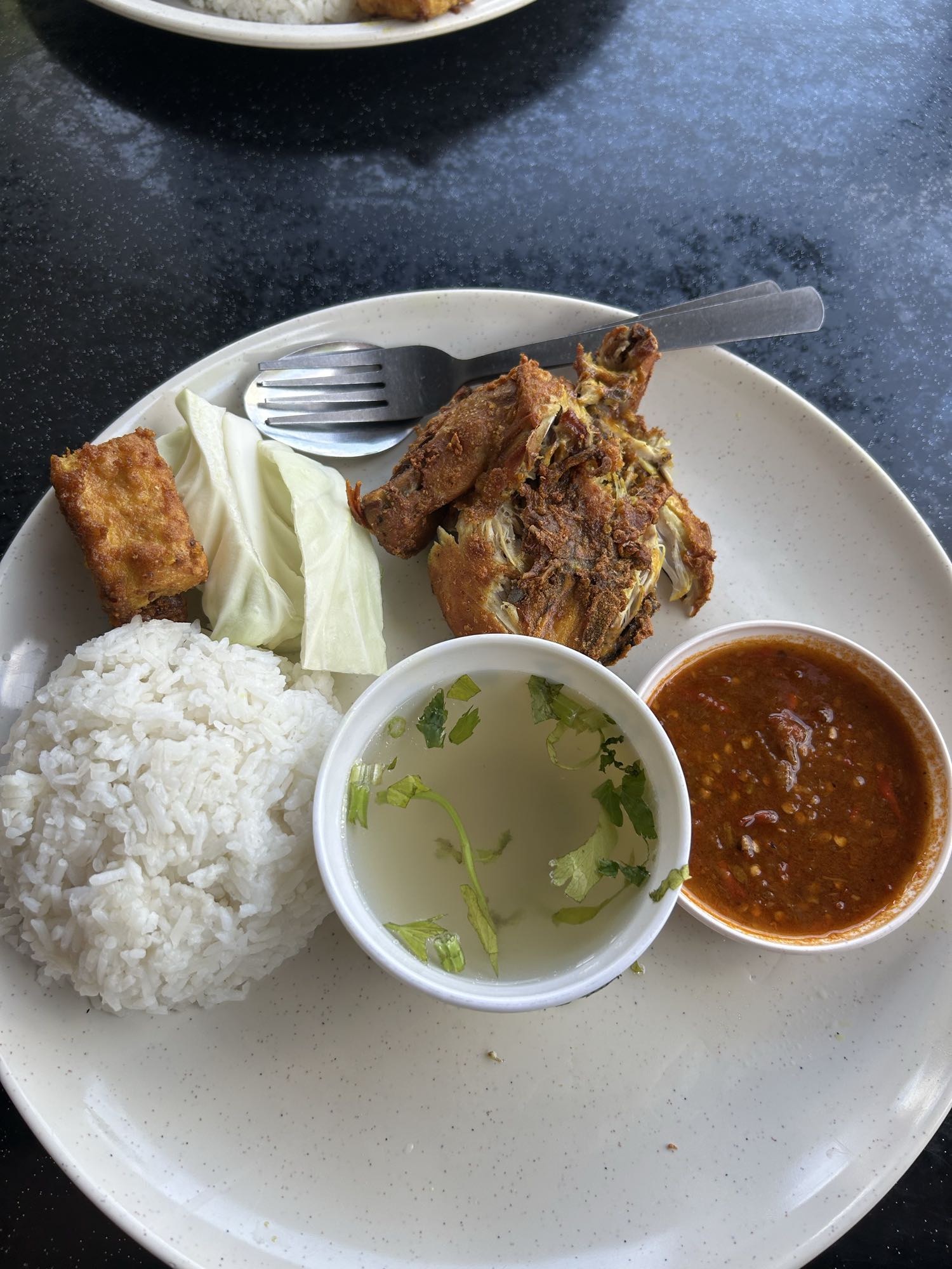 Nasi ayam goreng sambal