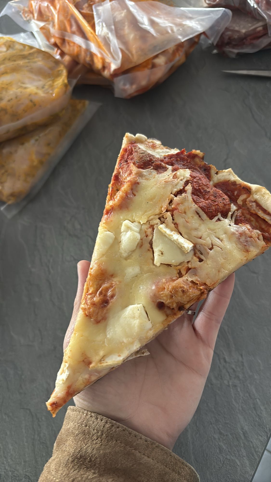 Tranche de pizza fromage