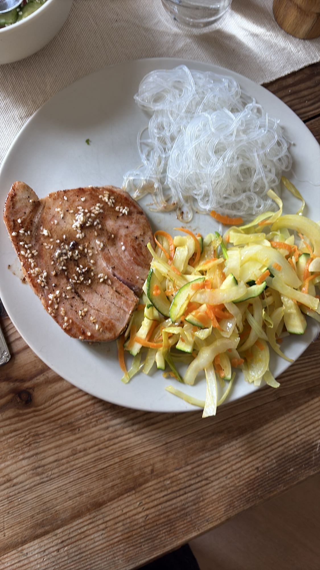 Tonfisk med glasnudlar