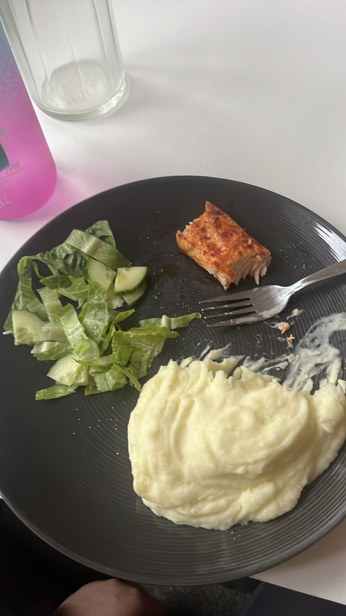 Lax med mos och sallad