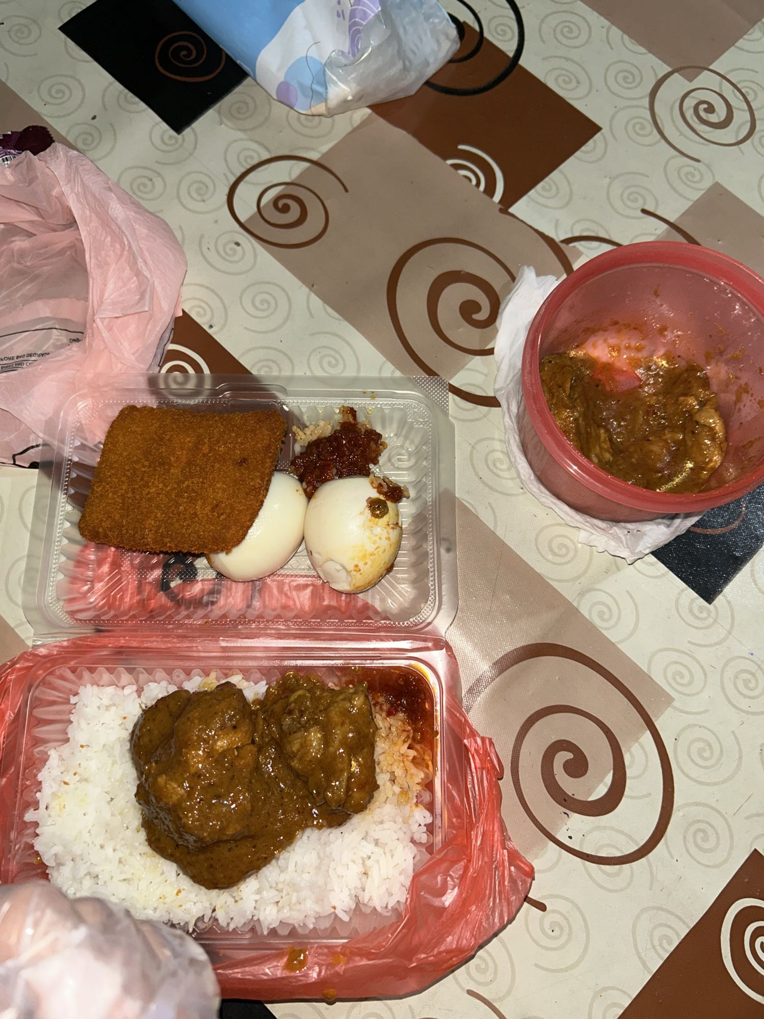 Nasi daging dan telur