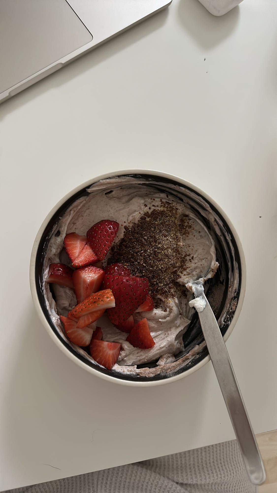 Magerquark mit Proteinpulver