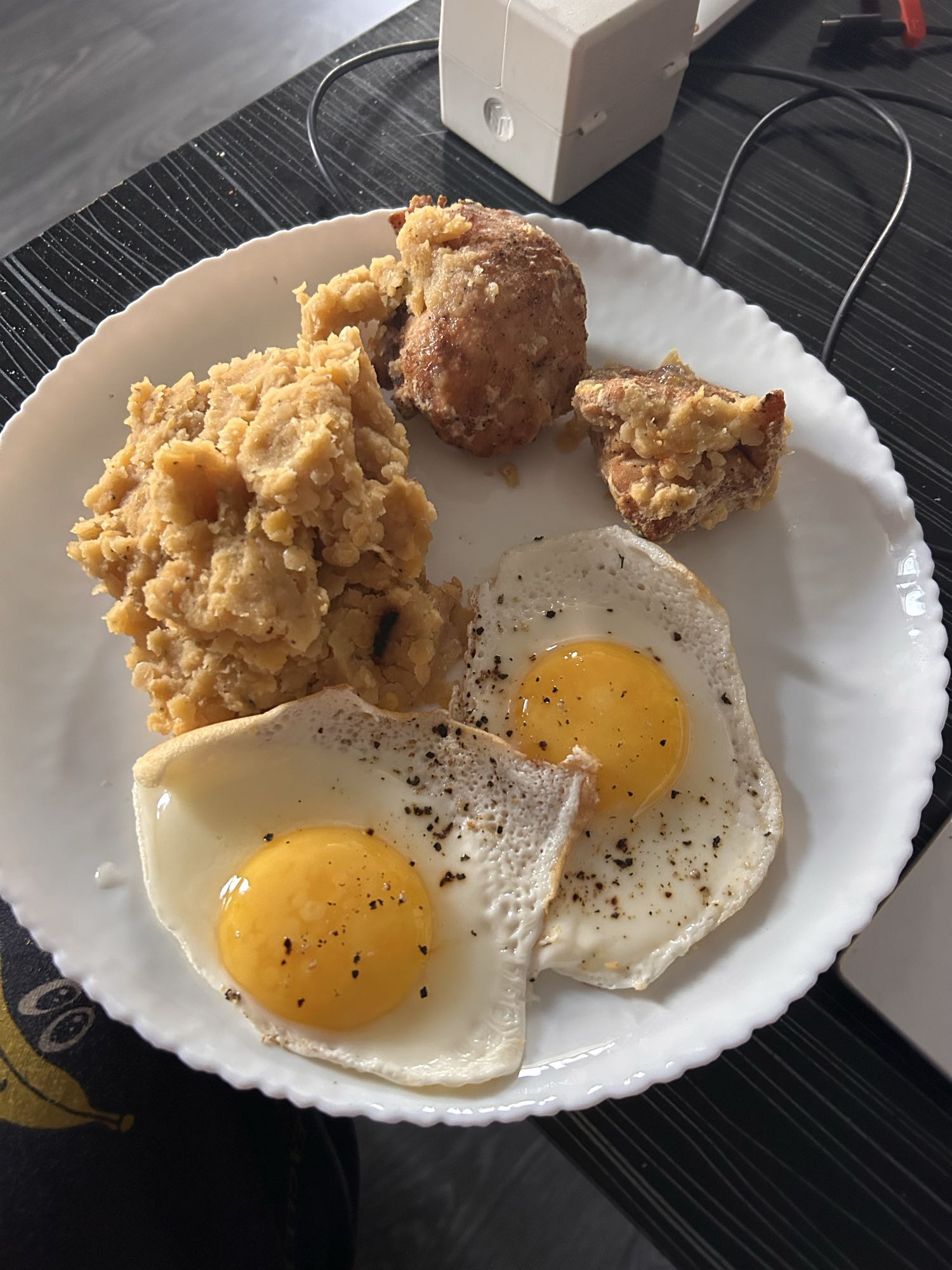 Fried eggs and chicken