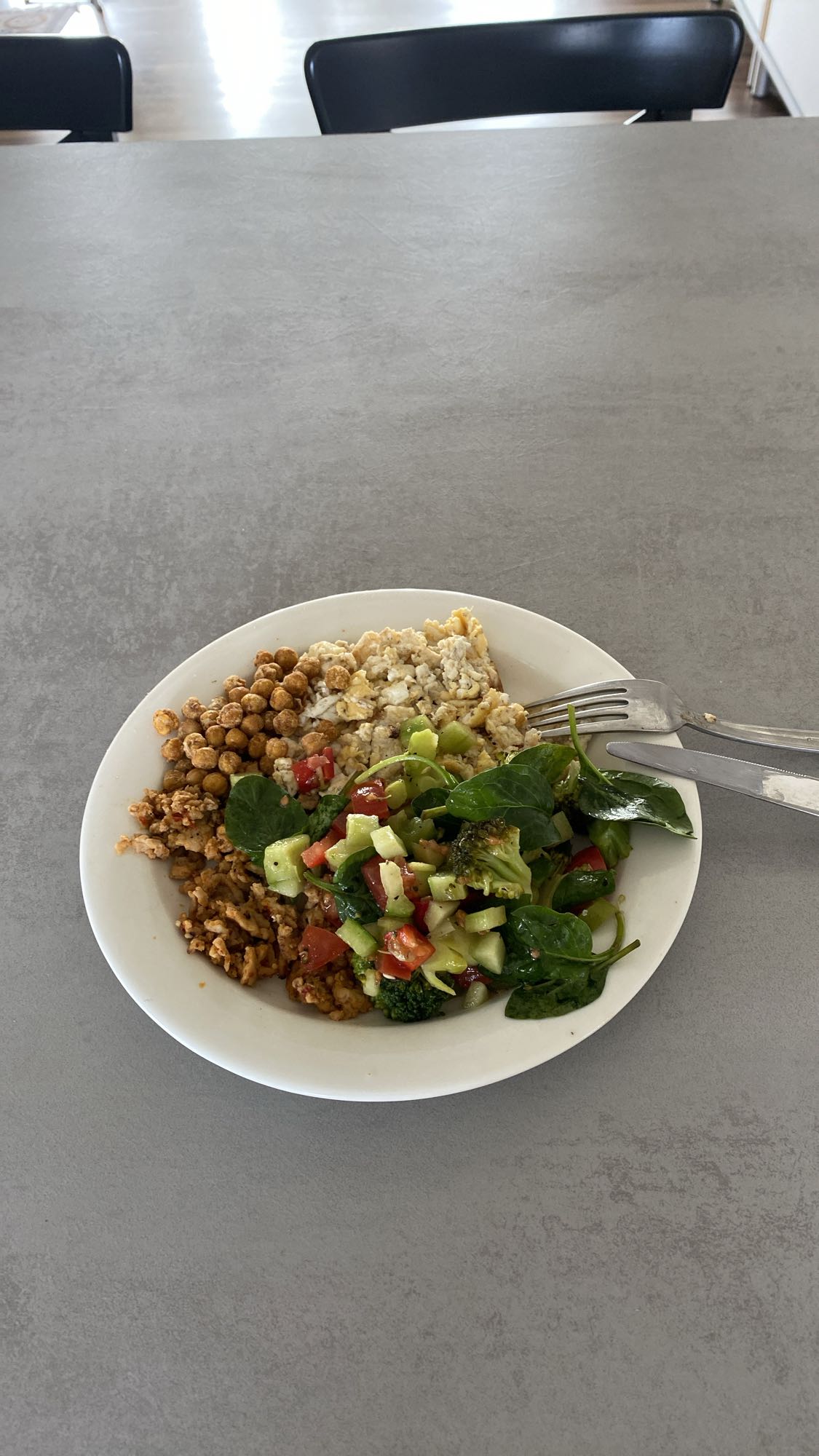 Grönsaks- och äggtallrik