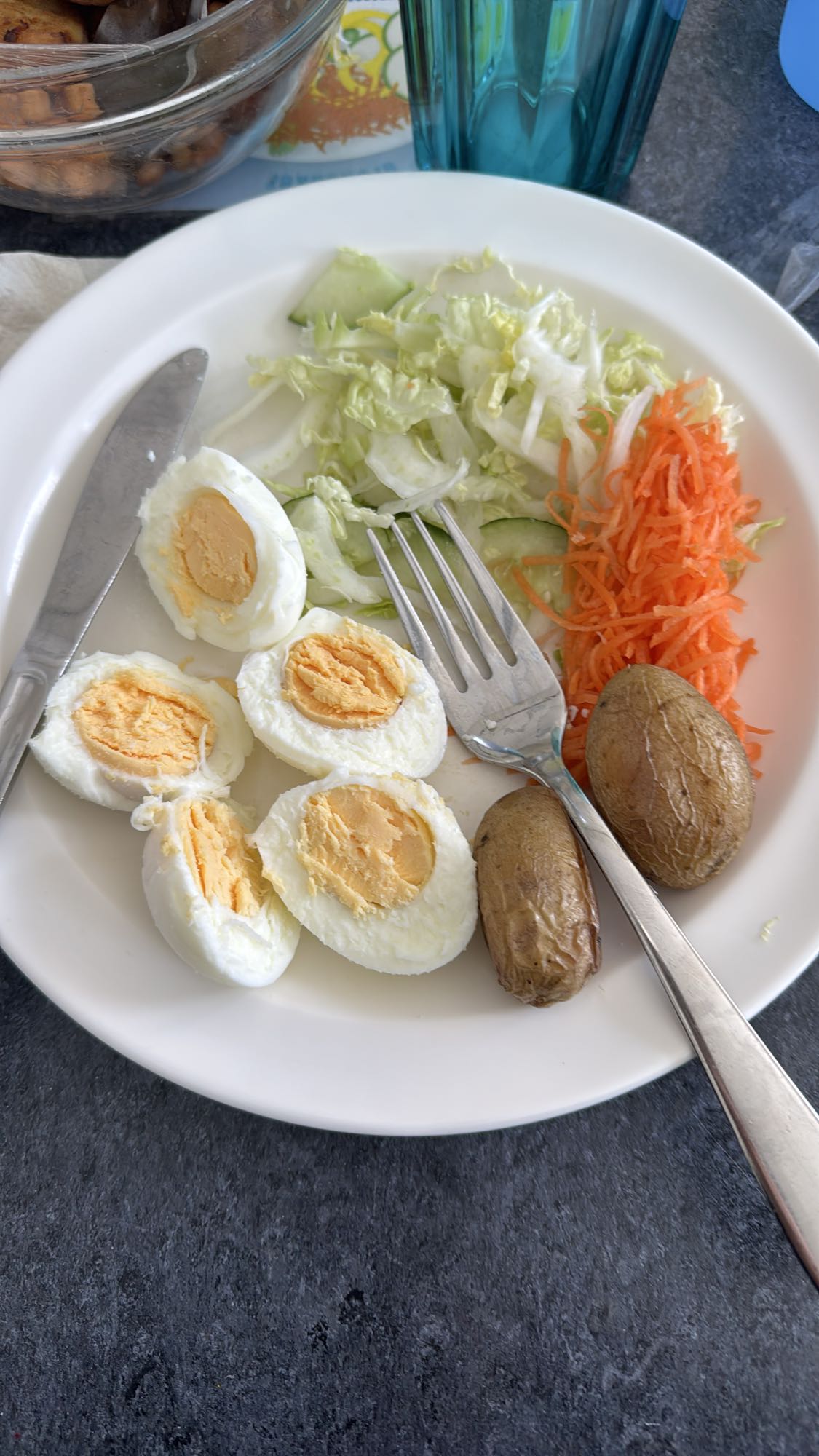 Ägg och grönsakstallrik