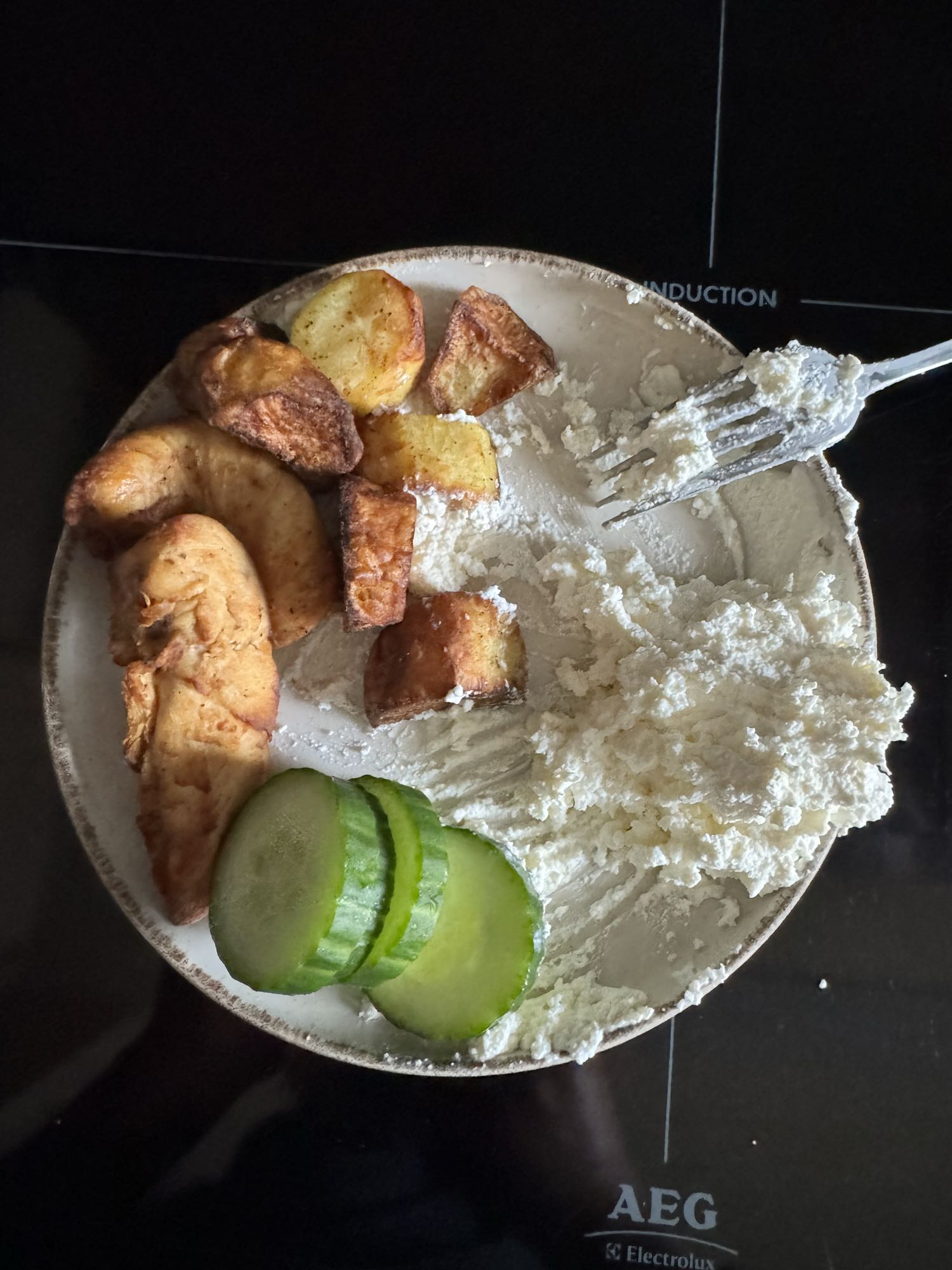 Pui cu cartofi și brânză