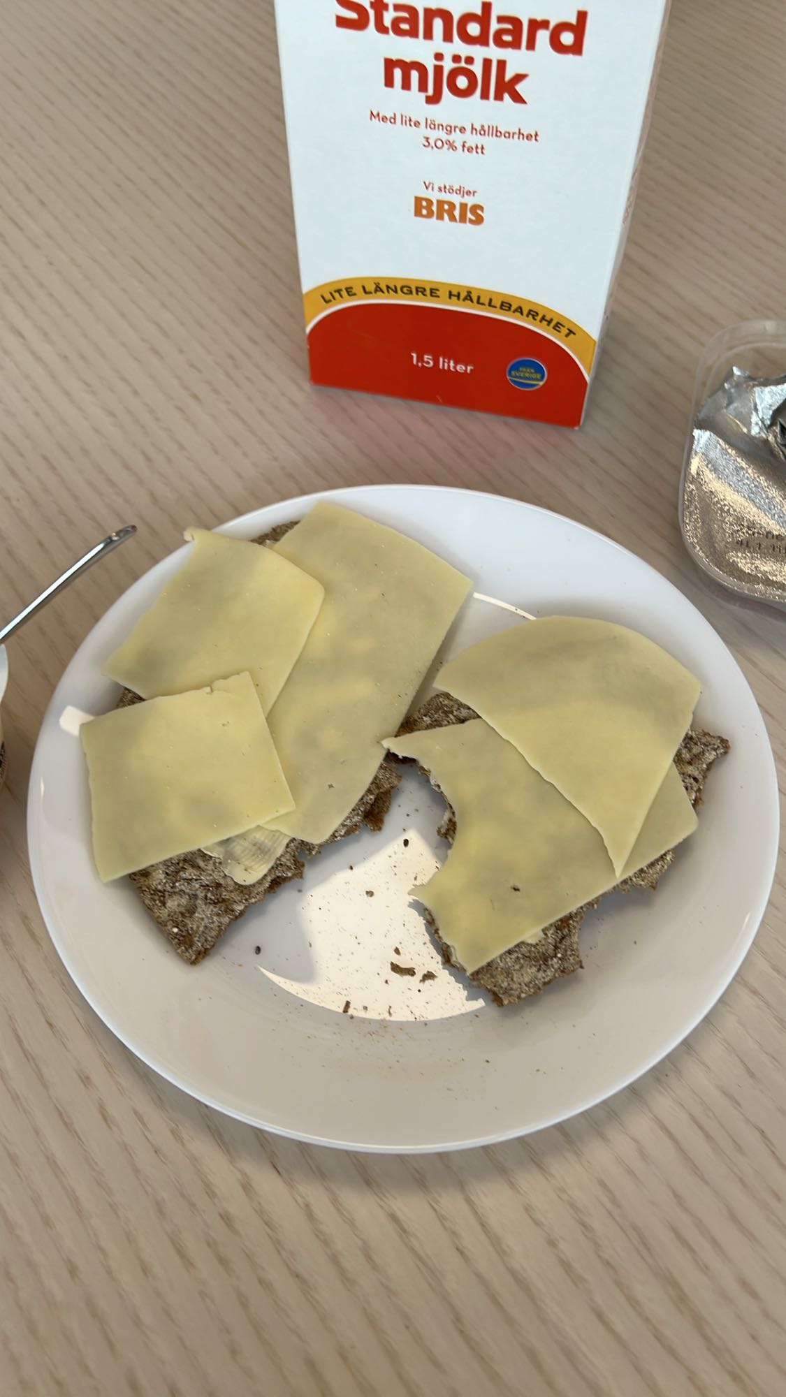 Knäckebröd med ost & mjölk