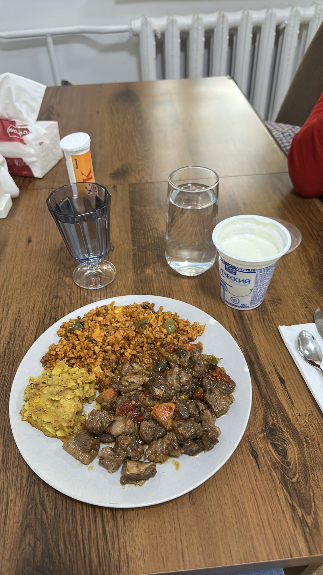 Beef with bulgur and mash