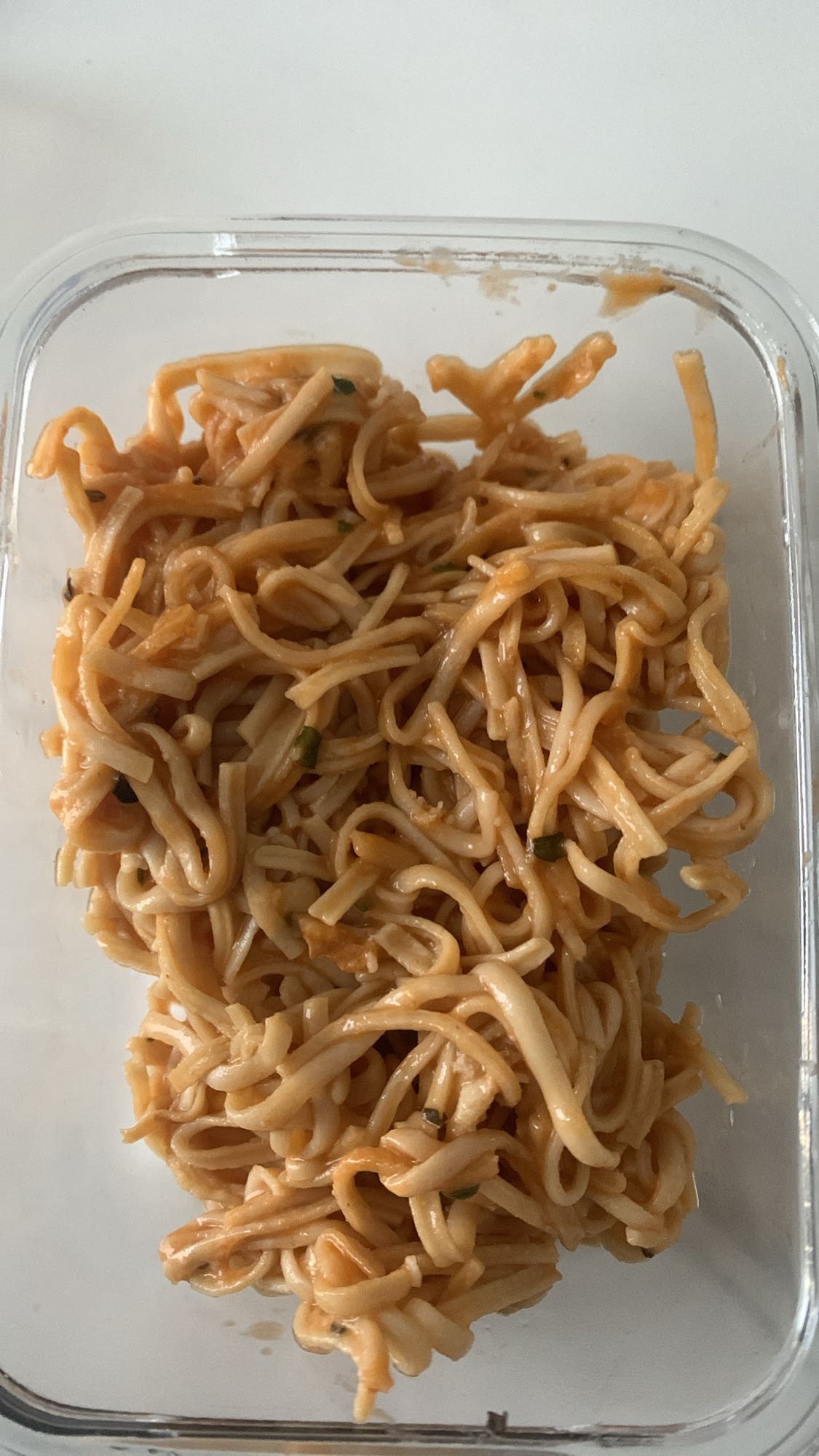 Espaguetis de edamames con salsa