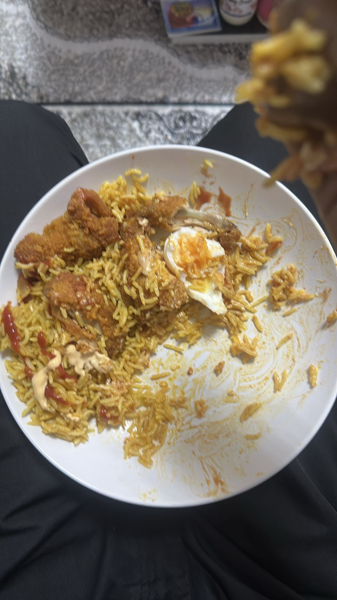 Ris med friterad kyckling