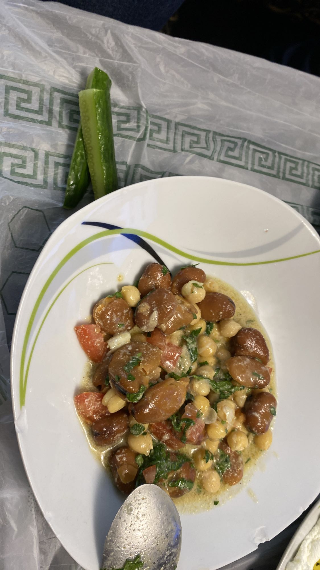 سلطة فول وحمص