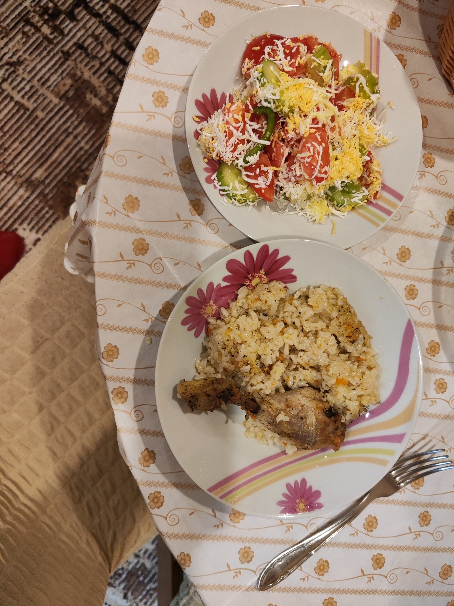 Chicken rice with salad