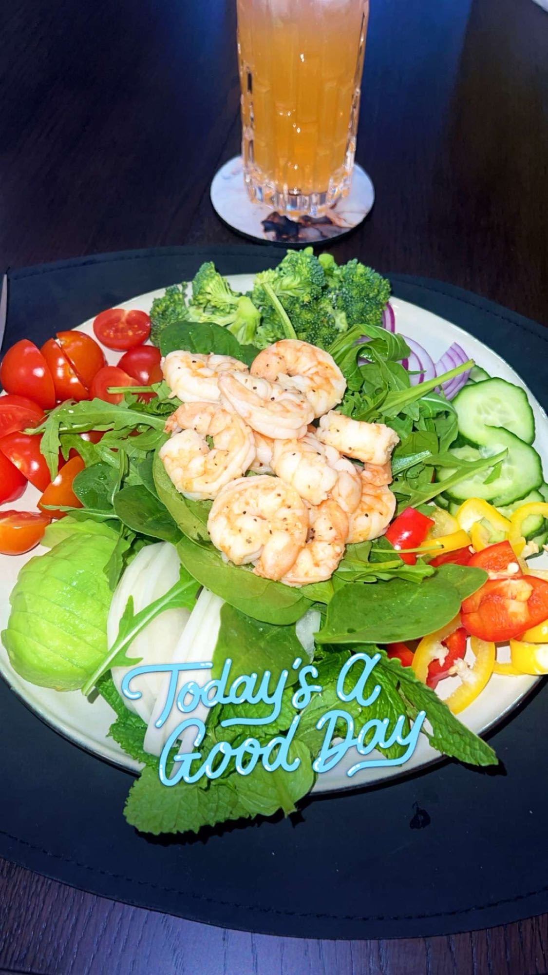 Räksallad med grönsaker