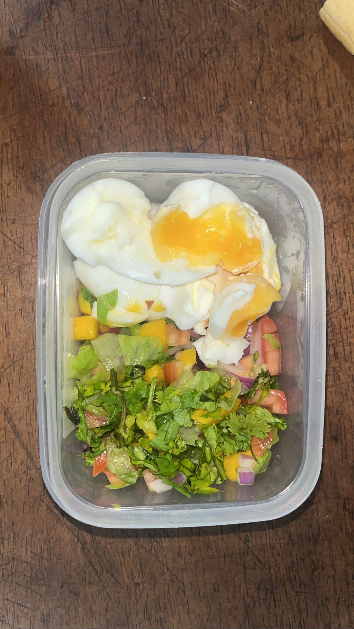 Huevos con ensalada