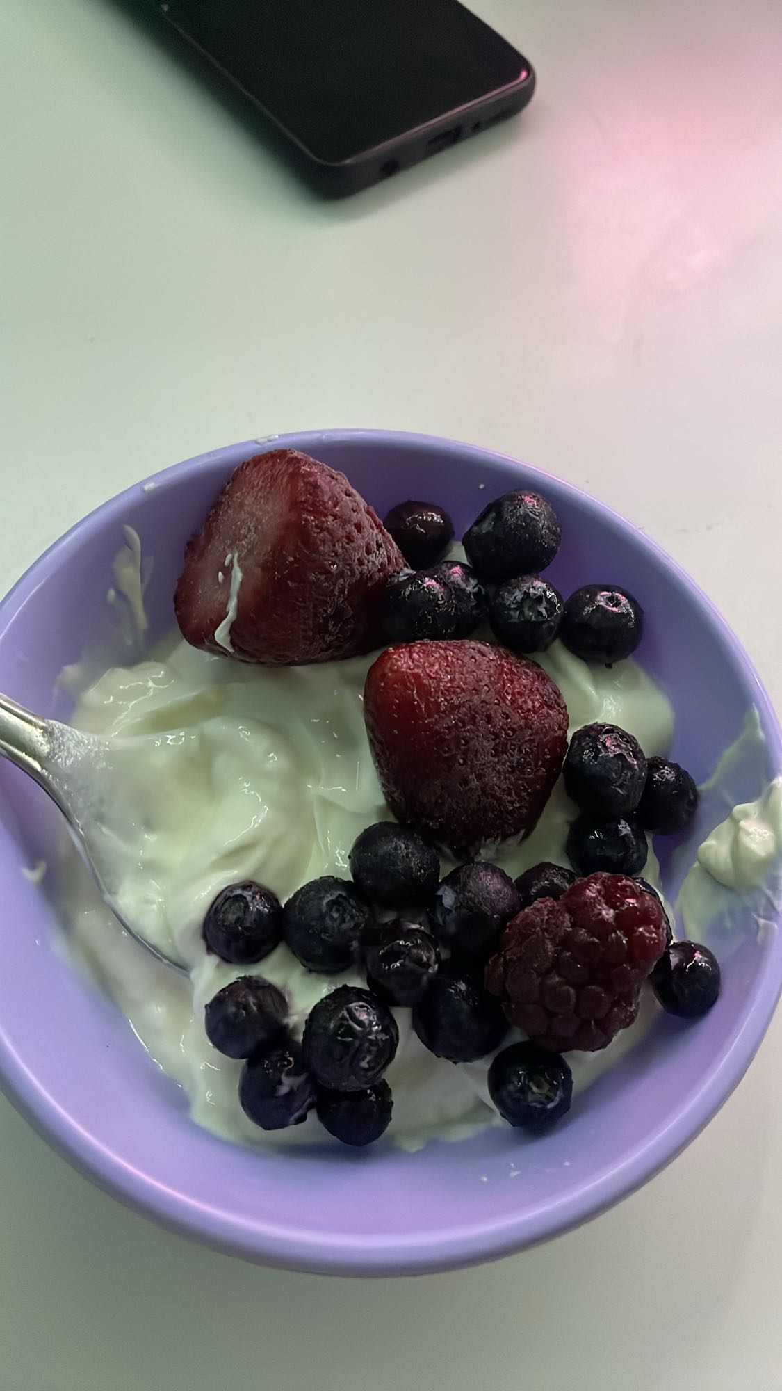 Yogur con frutos rojos